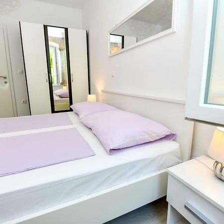 Mila Apartment Сини Екстериор снимка