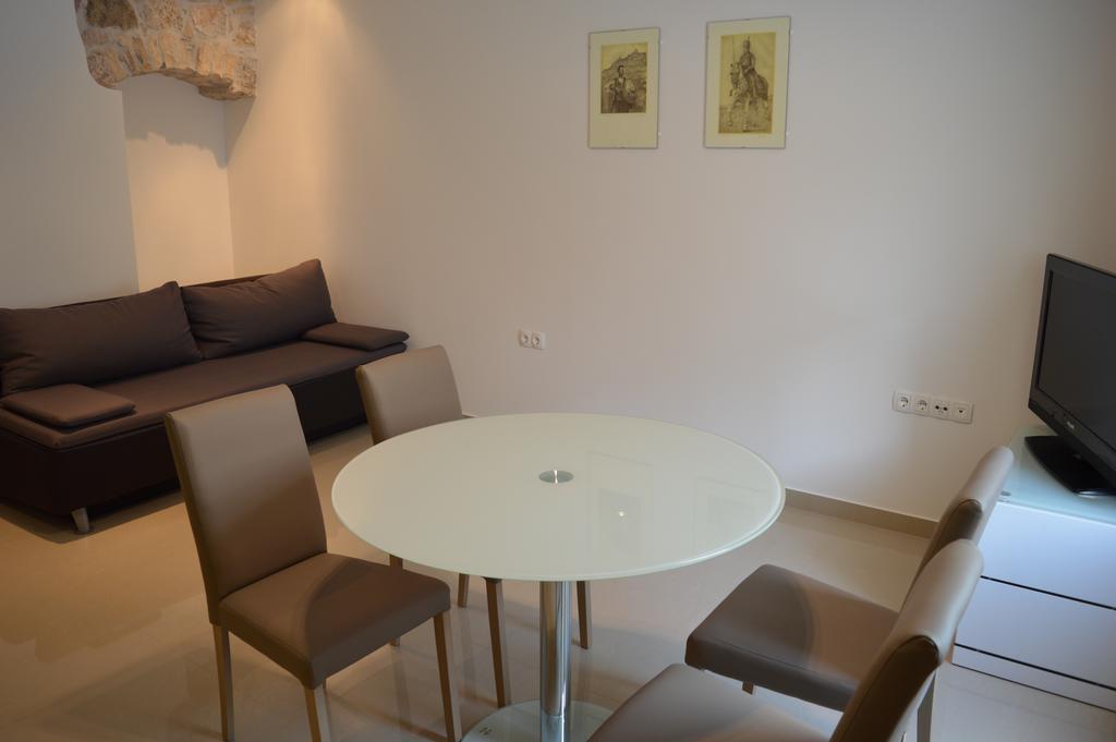 Mila Apartment Сини Екстериор снимка