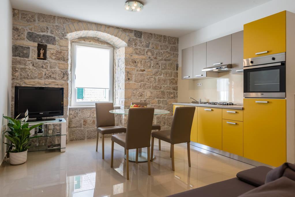 Mila Apartment Сини Екстериор снимка